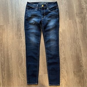 NEVER WORN American Eagle Dark Wash Jegging Jeans